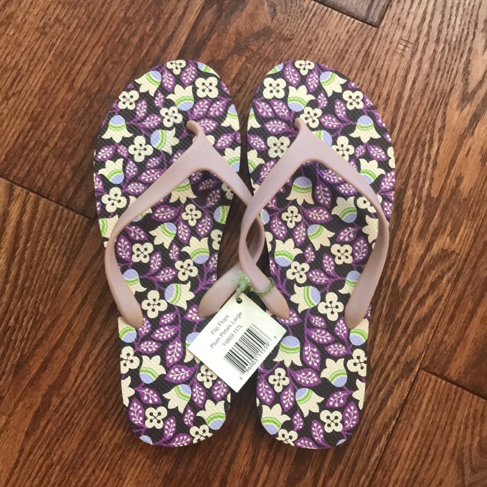 SOLD VERA BRADLEY Flip Flops Plum Petals Large NWT
